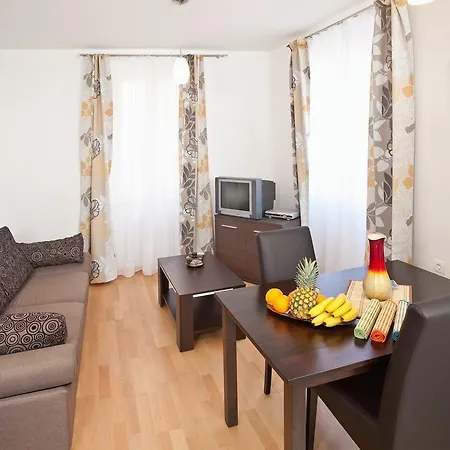 Goda Center Of * Split