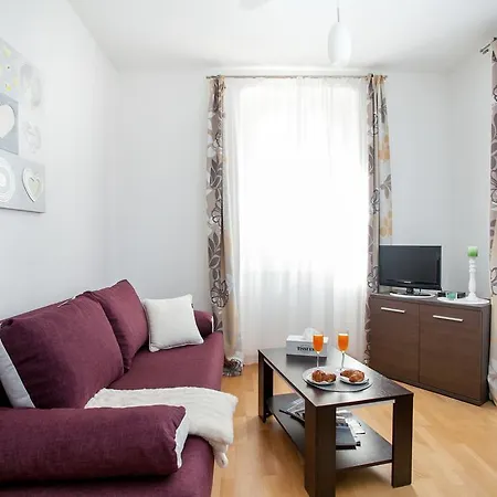 Apartamento Goda Center Of *