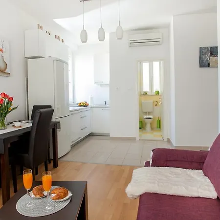 Goda Center Of Daire *